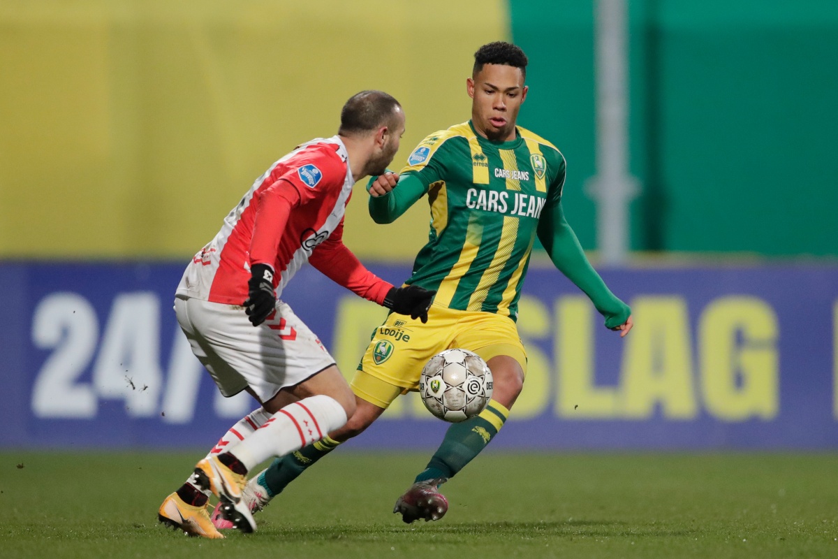 李昊桐的首 李昊桐的首